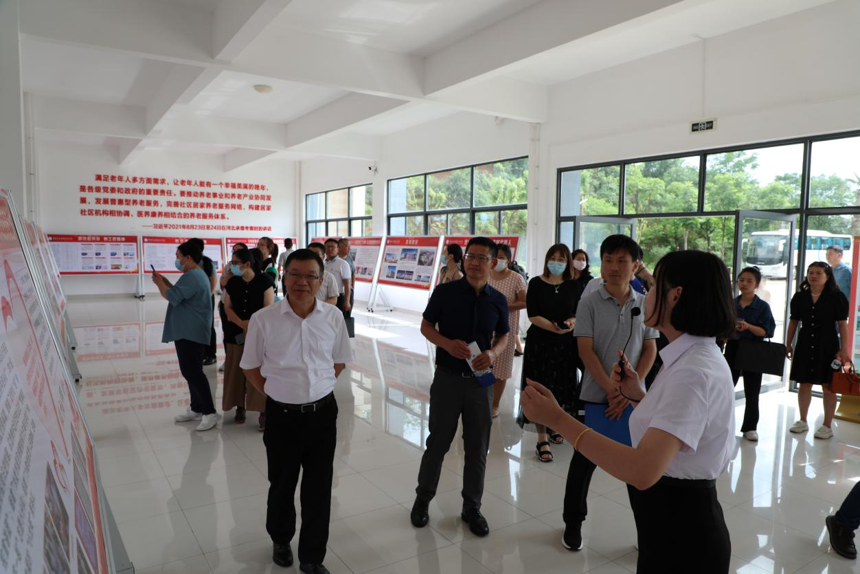 全国高等职业教育专科临床医学、护理专业规划教材编写会议在赣南卫生健康职业学院举行(图5)