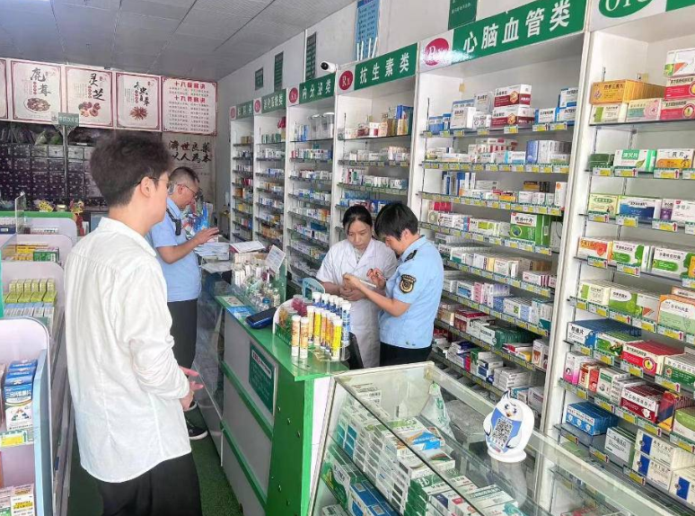B体育：山东省泰安市岱岳区市场监管局高铁站所开展药品安全大排查活动(图1)