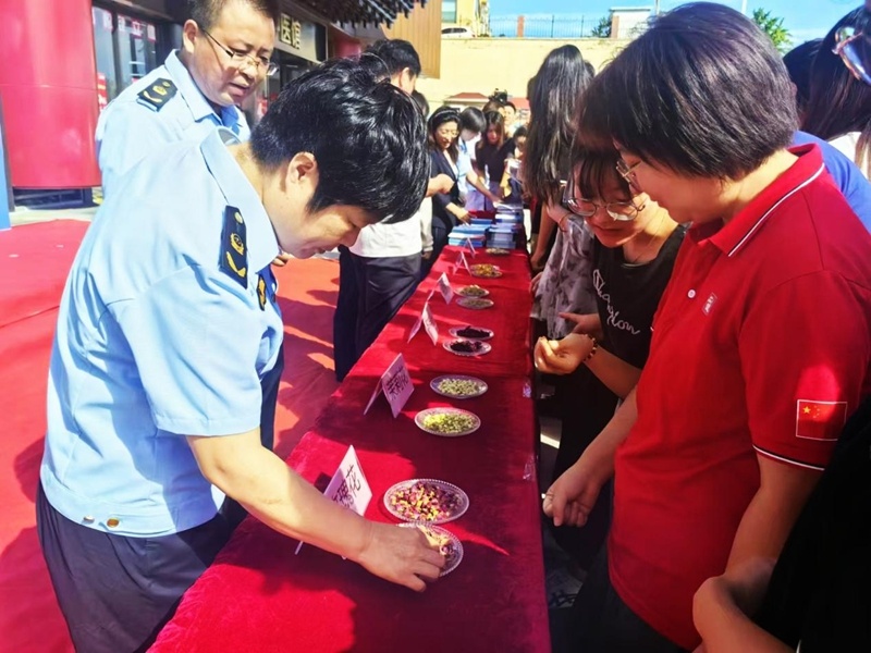 B体育：山东烟台：多措并举凝聚共筑药品安全社会共识(图1)