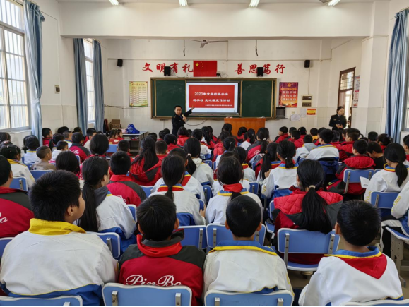 广西崇左市开展“安全用药、健康为民”为主题科普宣传活动(图2)