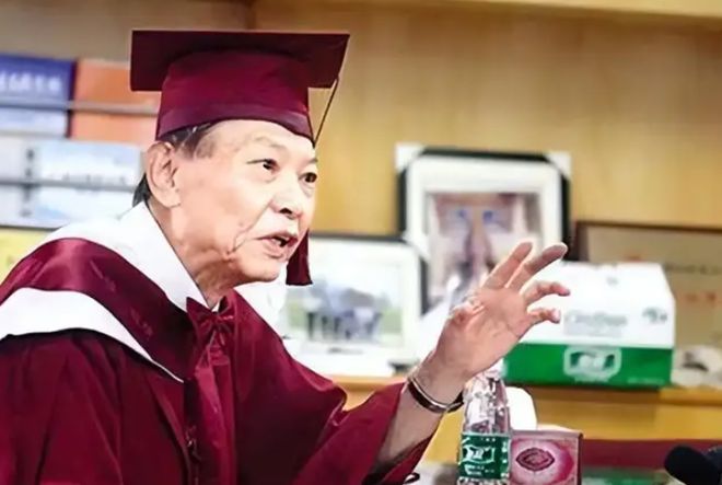 B·sport（中国体育）：绝症老人成博士65岁自学中医治好妻子心脏病75岁治好自身肝癌(图12)