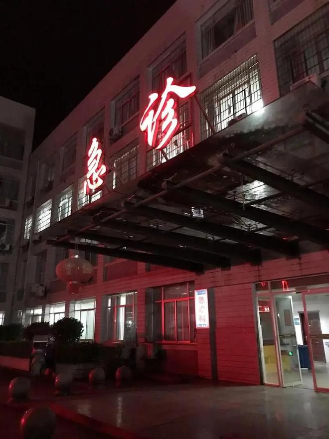 22年湖北17岁少女洗胃后脑死亡捐器官前医生一个举动将其救活(图4)