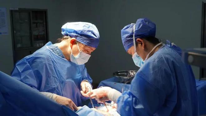 22年湖北17岁少女洗胃后脑死亡捐器官前医生一个举动将其救活(图19)