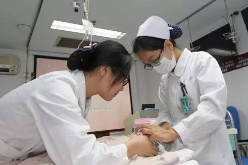 北大教授李玲：治病救人是神圣的但是我们正在把它变成餐饮业(图2)
