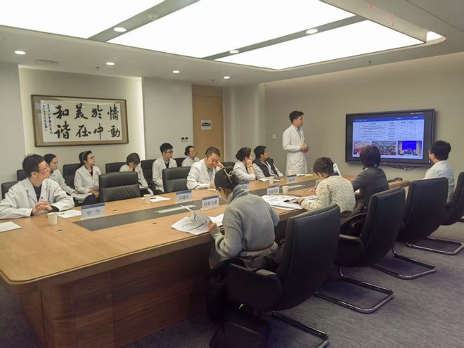 陕西省药品监督管理局专家组对西安市红会医院新增专业组开展资格认定进行现场检查(图1)