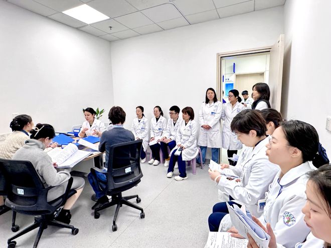 陕西省药品监督管理局专家组对西安市红会医院新增专业组开展资格认定进行现场检查(图3)