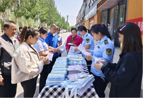 鄂托克前旗市场监督管理局开展“525爱肤日”主题宣传活动(图2)